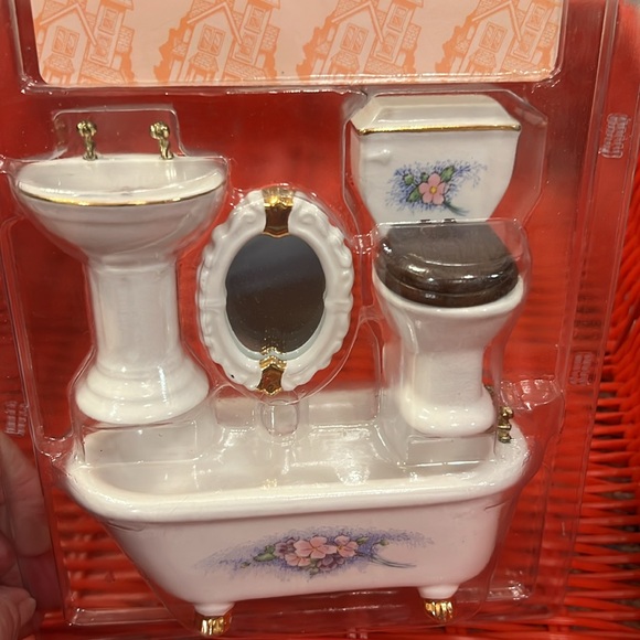 Vintage Small Town Treasures Miniature Collection Dollhouse Furniture - Picture 6 of 6